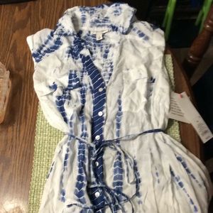 Liz Lange size M maternity top